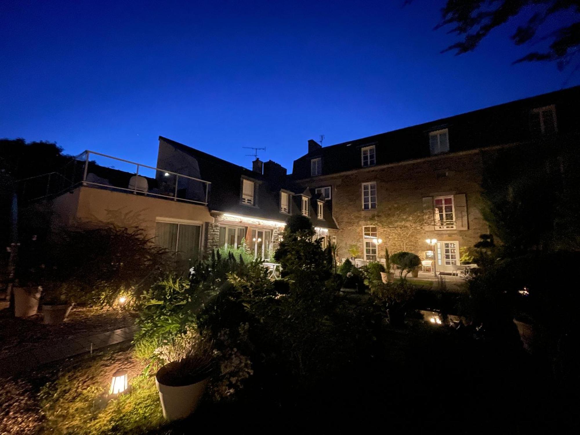Hotel Victor Hugo Pontorson Exterior photo