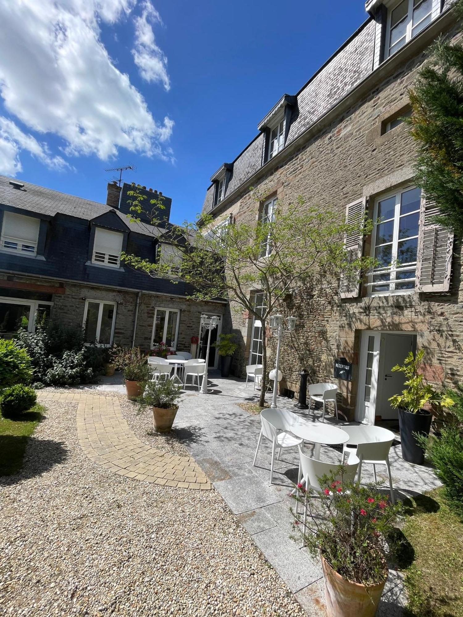 Hotel Victor Hugo Pontorson Exterior photo